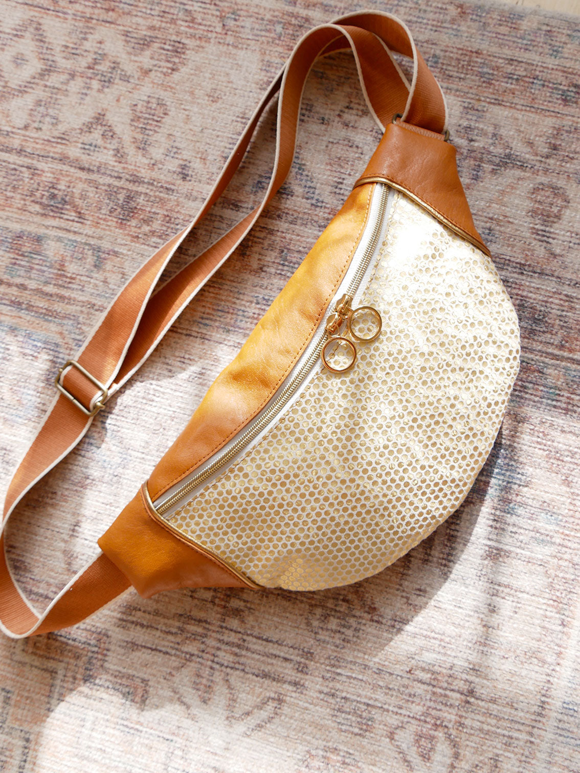 Banane - n°10 Cuir camel et doré