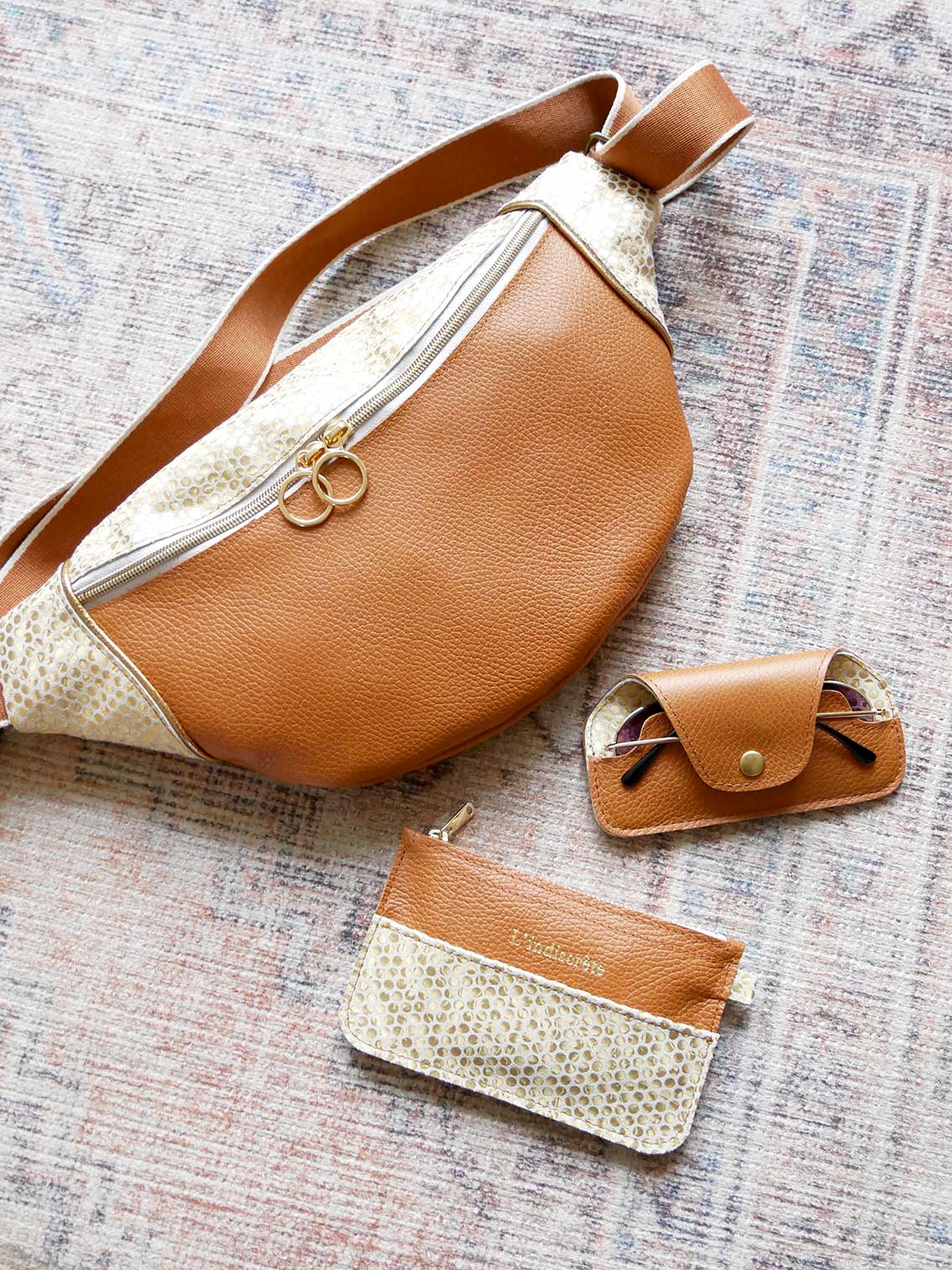 Etui à lunettes ET28 en cuir marron camel doré