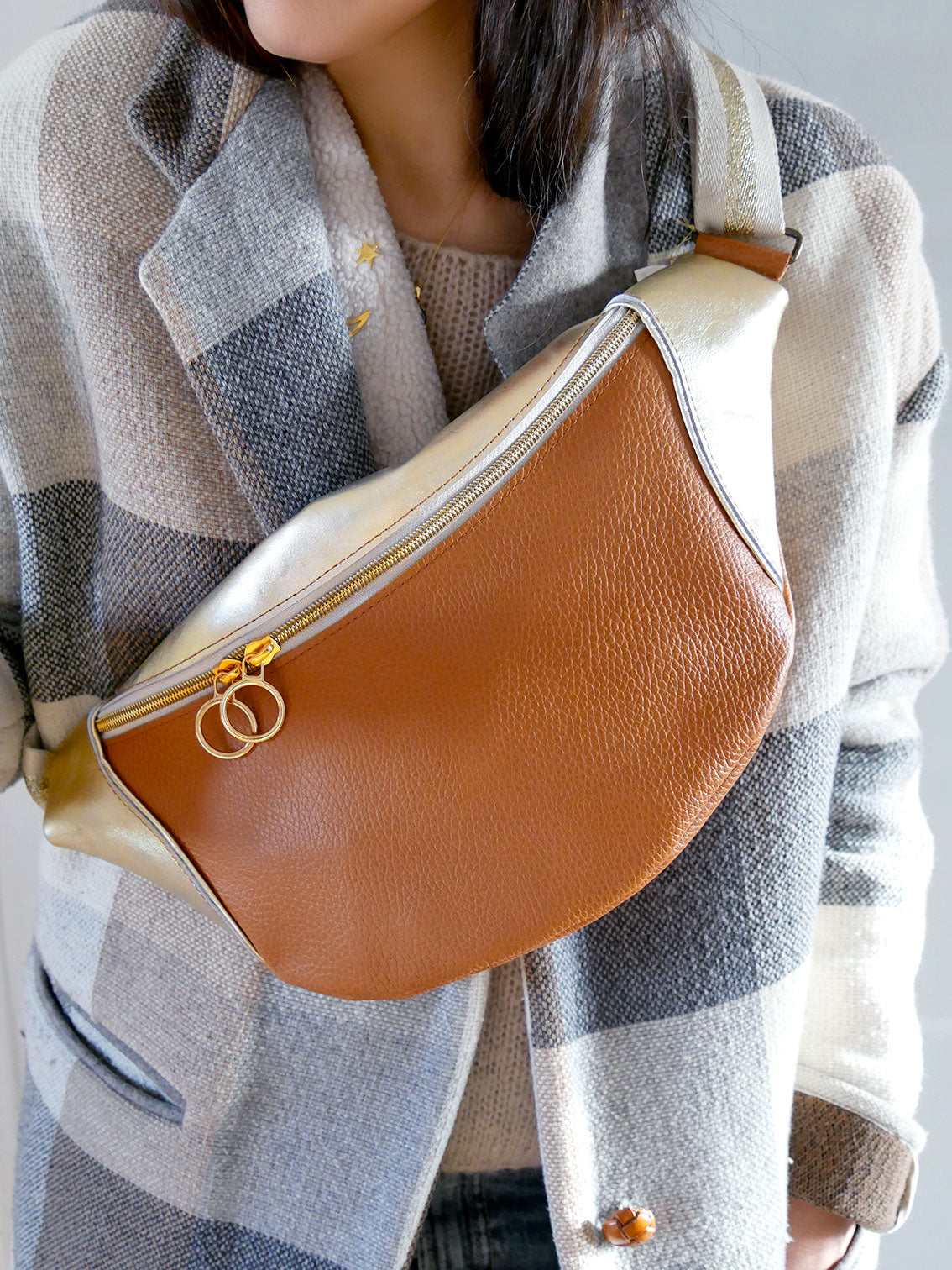 Banane - n°25 Cuir camel grainé et doré