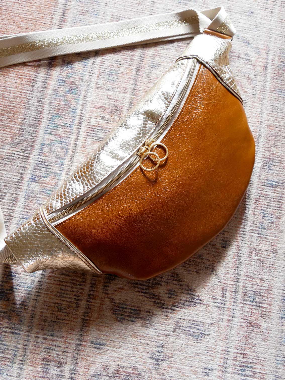 Banane - n°6 Cuir camel doré