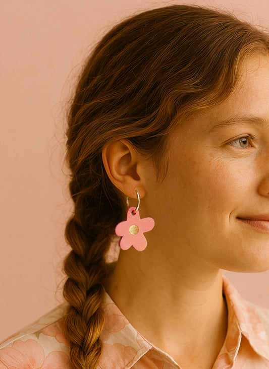 Barcelone - Boucles d'oreilles en cuir rose pêche et or