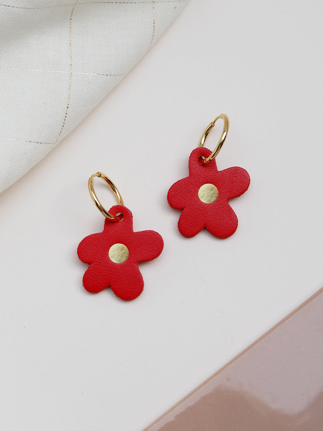 Barcelone - Boucles d'oreilles en cuir rouge et or