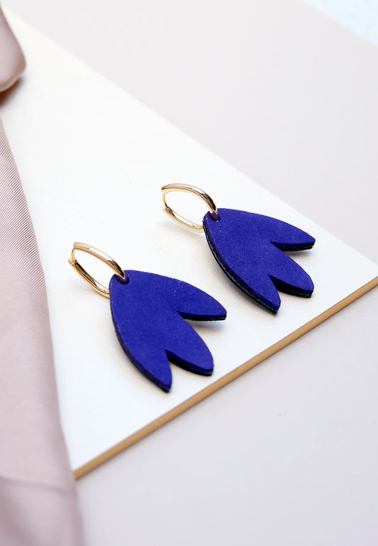 Bilbao - Boucles d'oreilles en cuir bleu klein et or