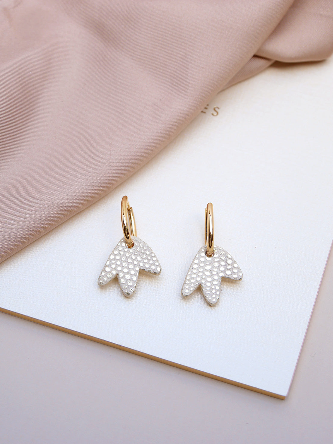 mini Bilbao - Boucles d'oreilles en cuir blanc brillant