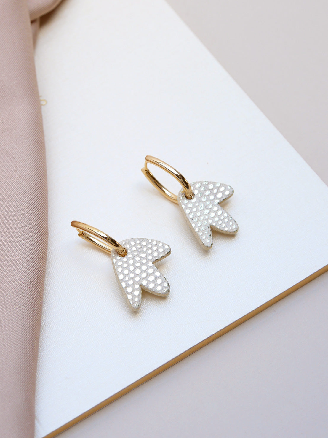 mini Bilbao - Boucles d'oreilles en cuir blanc brillant
