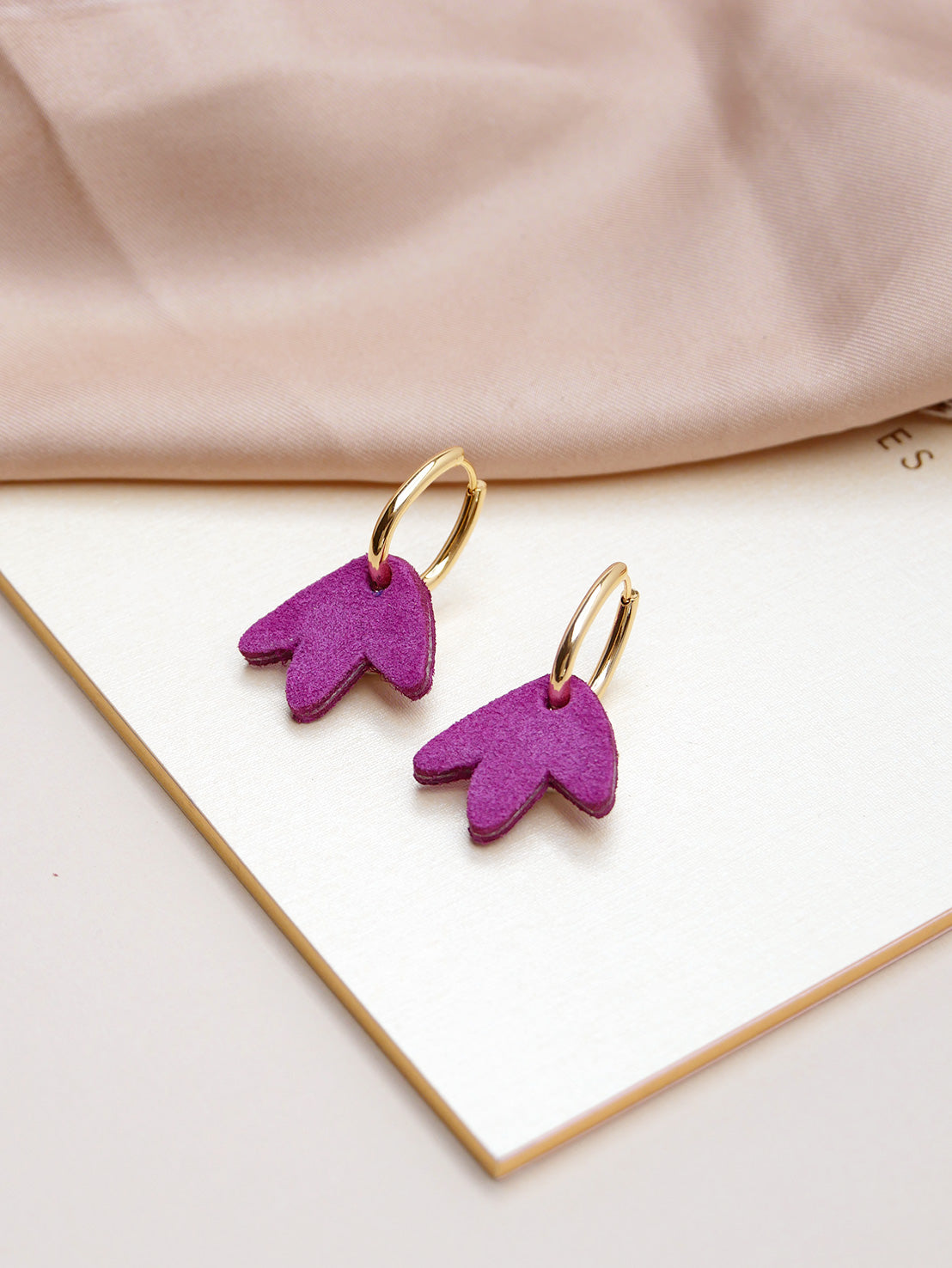 mini Bilbao - Boucles d'oreilles en cuir violet lumineux
