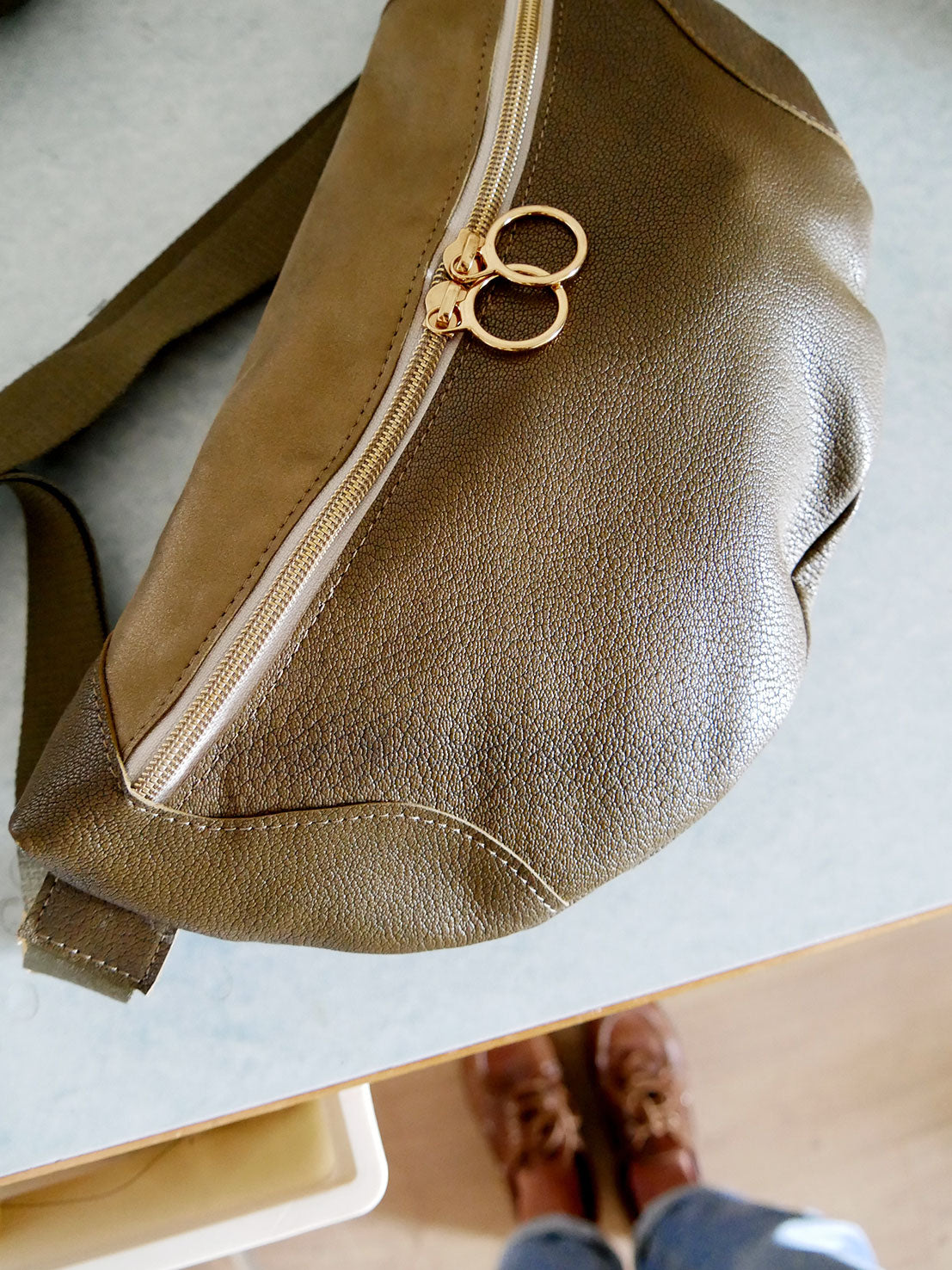 Banane - n°44 Cuir vert kaki
