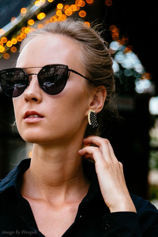 MENPHIS - Puces d'oreilles en cuir noir