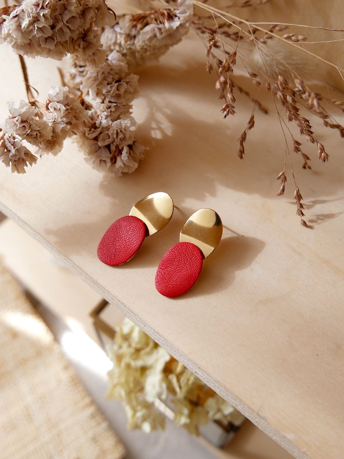 ROMA- Boucles d'oreilles doré en cuir rouge