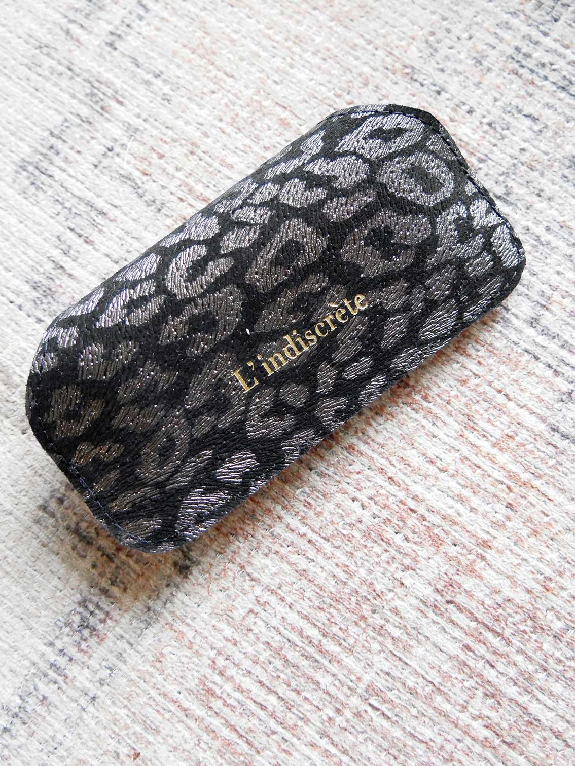 Etui à lunettes ET23 et ET24 en cuir noir et argenté