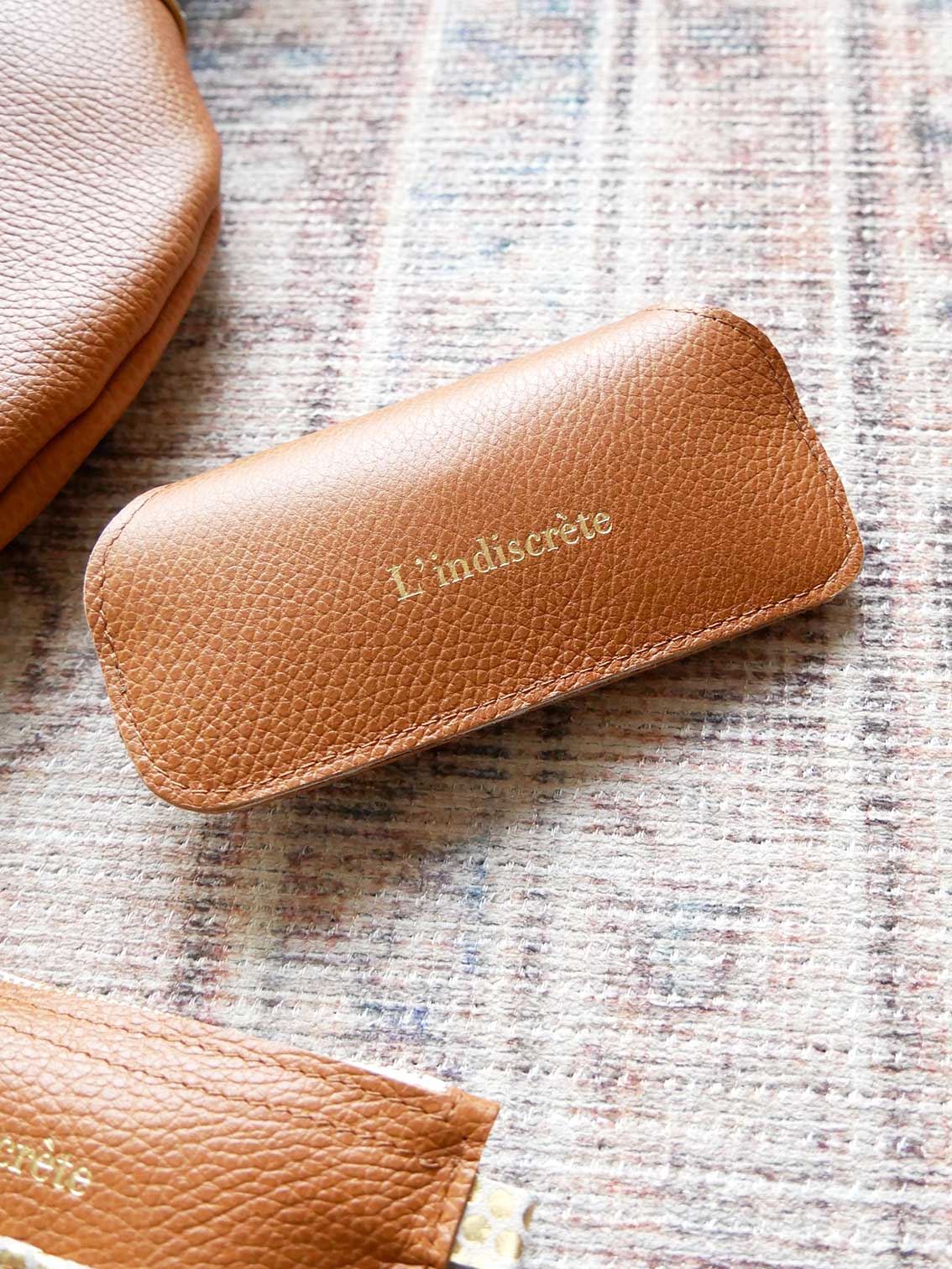 Etui à lunettes ET28 en cuir marron camel doré