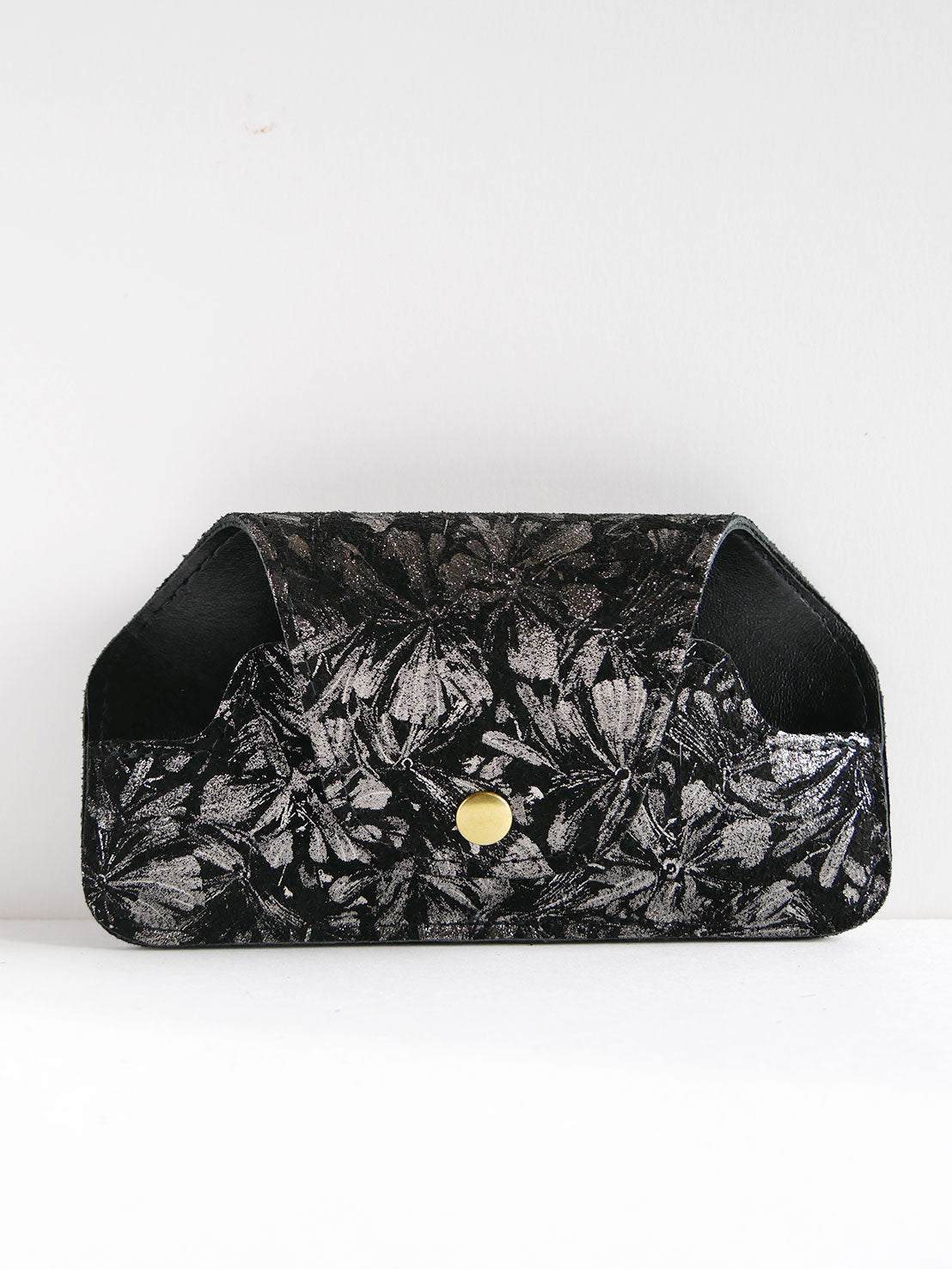Etui à lunettes en cuir noir à fleurs argentées ET58