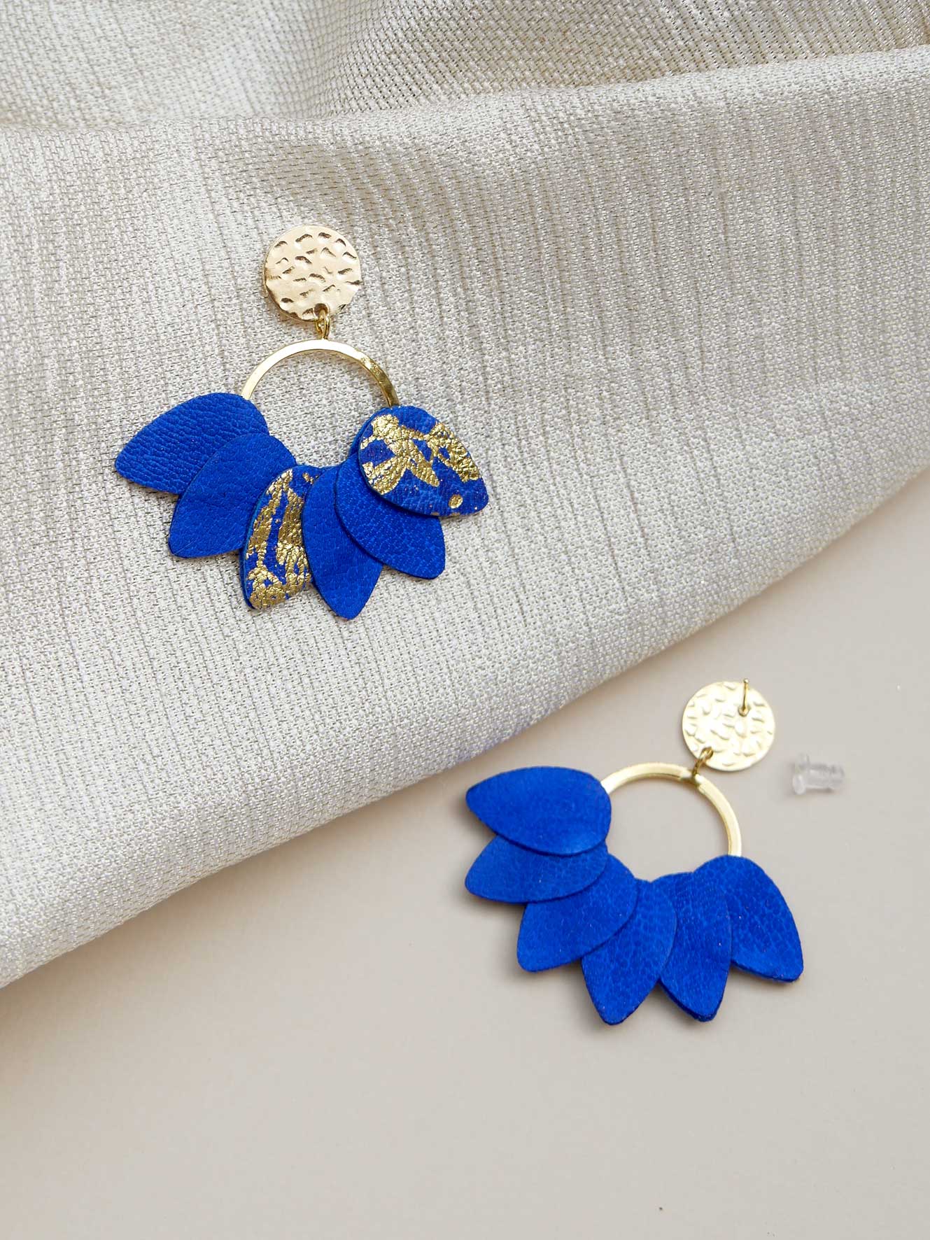 MEXICO - Boucles d'oreilles en cuir bleu et or