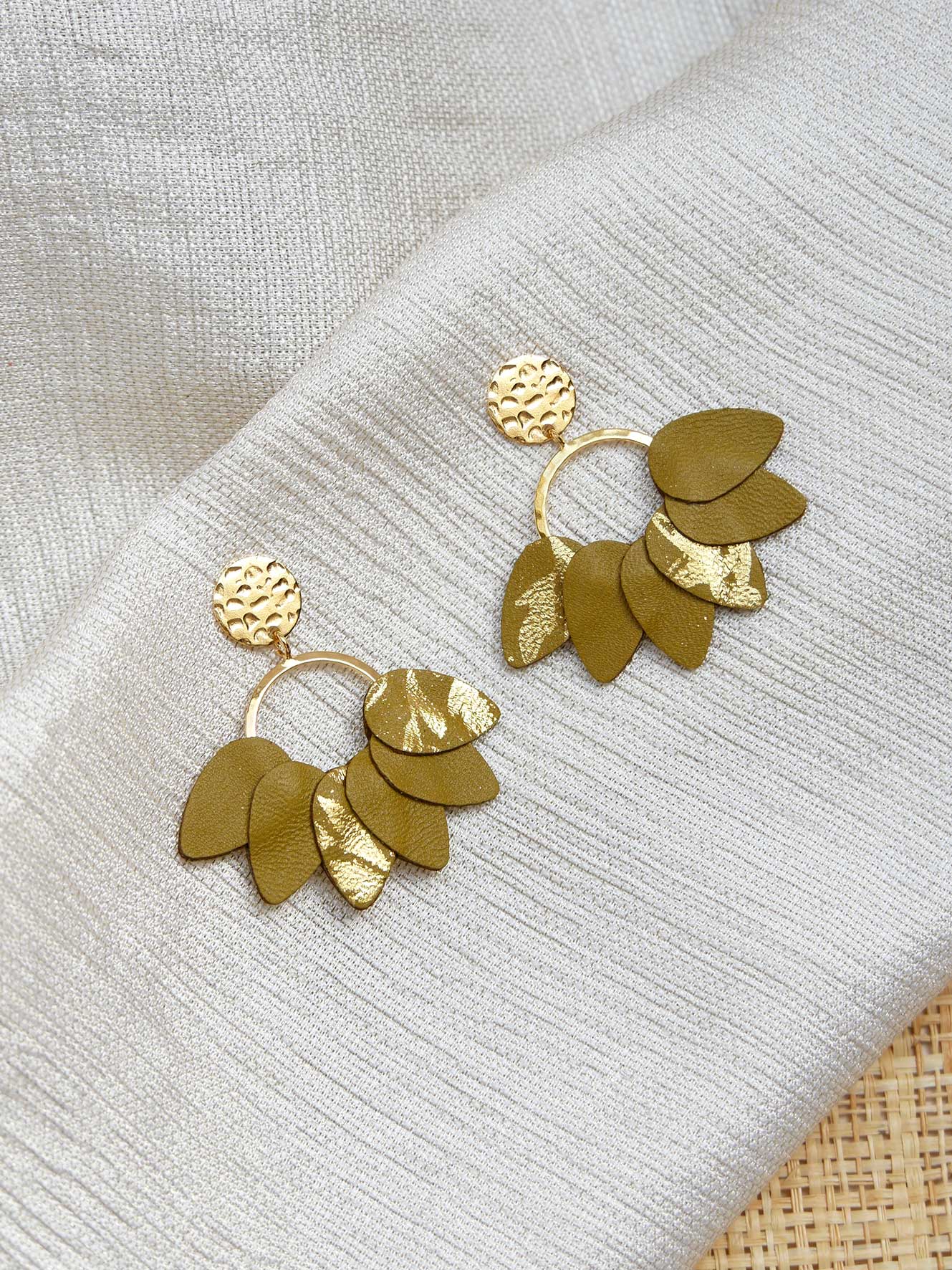 MEXICO - Boucles d'oreilles en cuir pistache et or