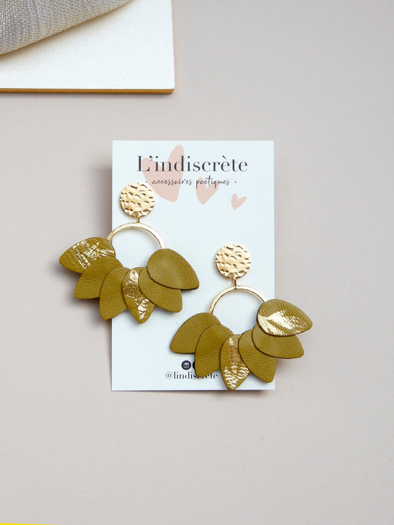 MEXICO - Boucles d'oreilles en cuir pistache et or