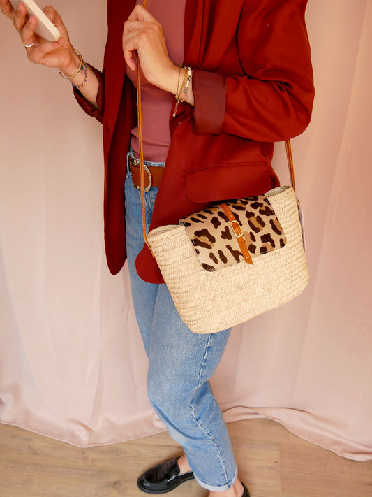Numéro 85 - Panier en osier et cuir léopard à bandoulière