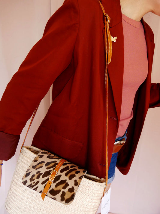 Numéro 86 - Panier en osier et cuir léopard à bandoulière