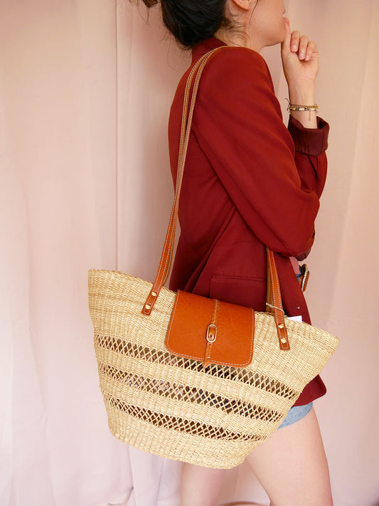 Numéro 90 - Panier en osier et cuir camel à anses