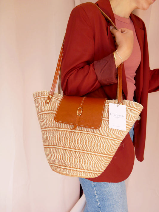 Numéro 93 - Panier en osier et cuir camel à anses