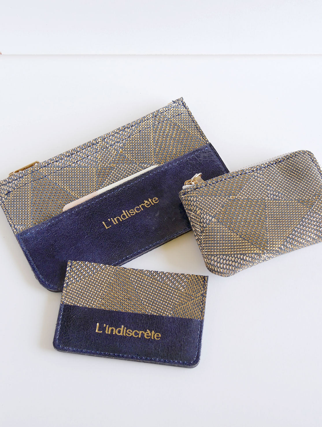 Pochette en cuir bleu et or - P152 P153