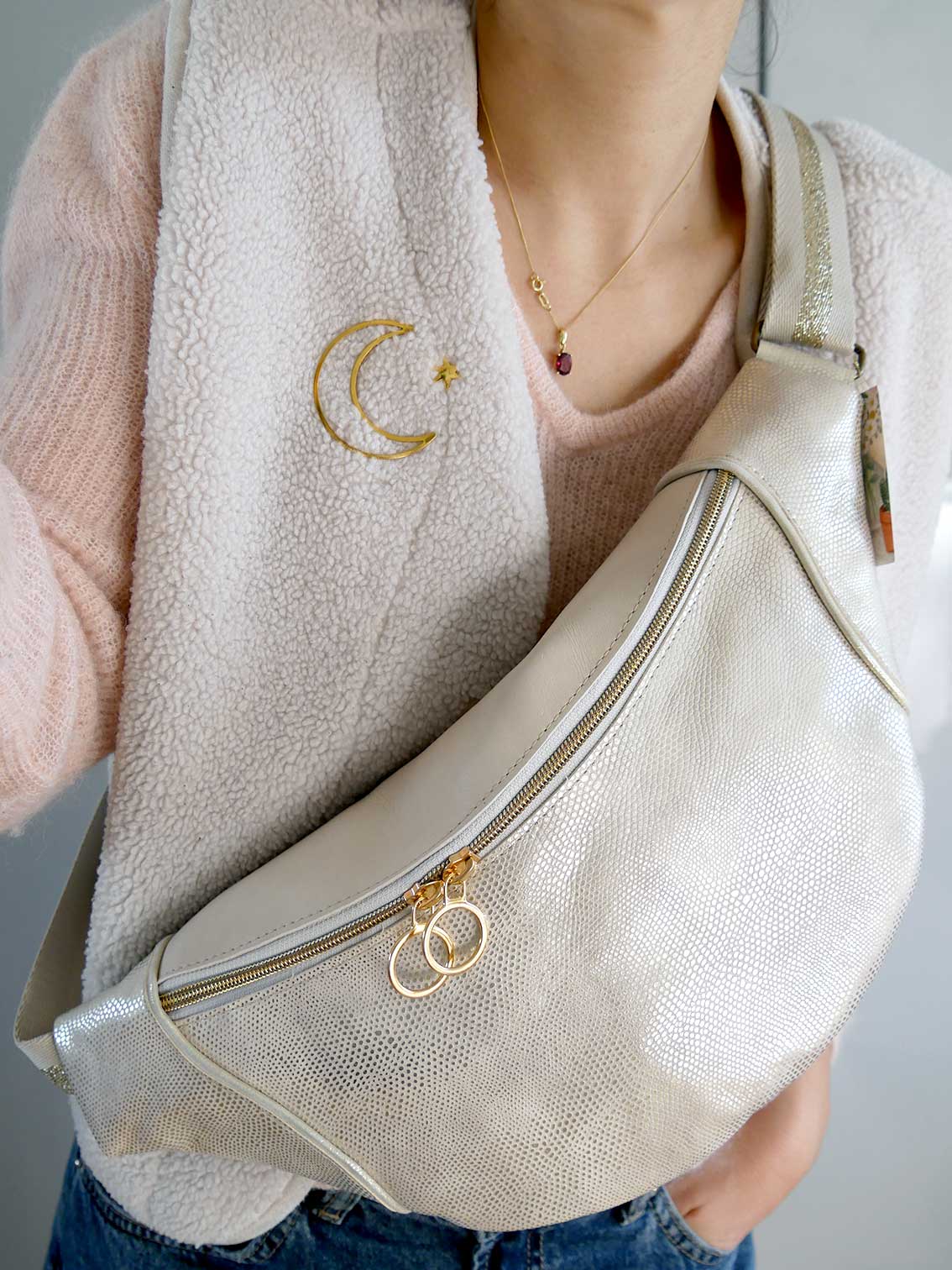 Banane - n°27 Cuir blanc crème or motifs serpent