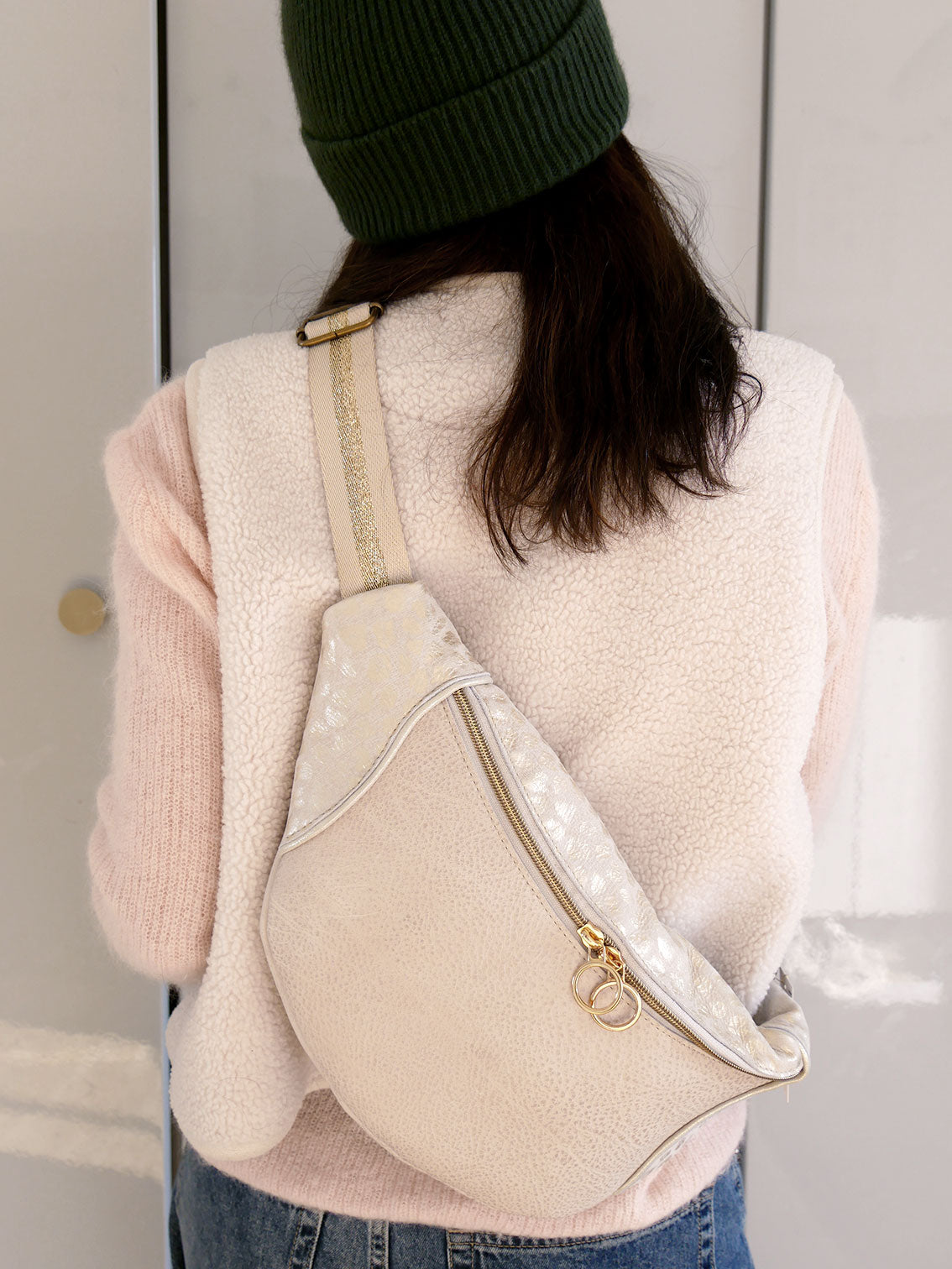 Banane - n°28 Cuir blanc crème or motifs léopard