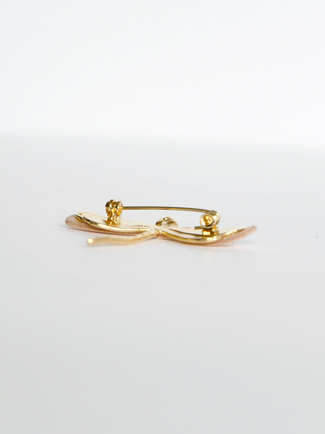 La Libellule - Broche libellule en cuir et or