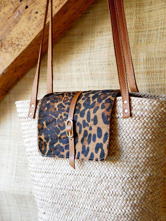 Numéro 52 - Panier en osier et cuir léopard à anses