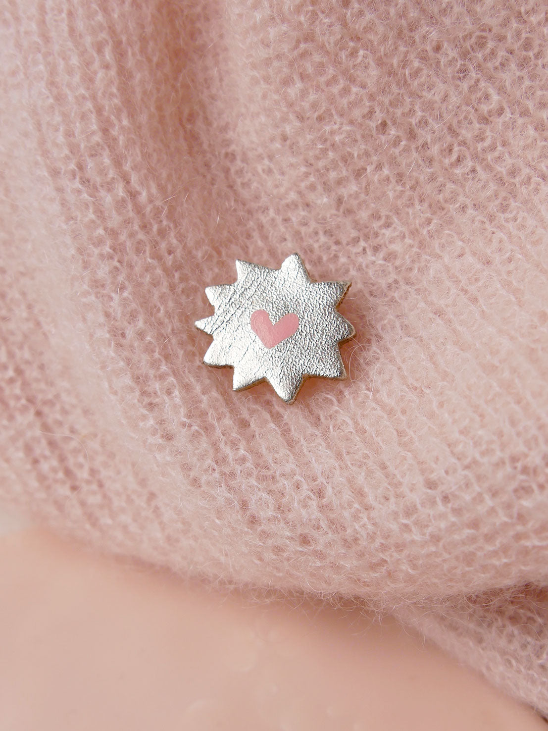 AMOUR - pin's d'amour vieux rose / pistache / moutarde / or