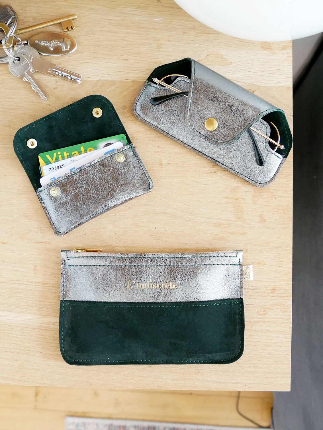 Etui à lunettes ET32 en cuir vert de gris métallisé