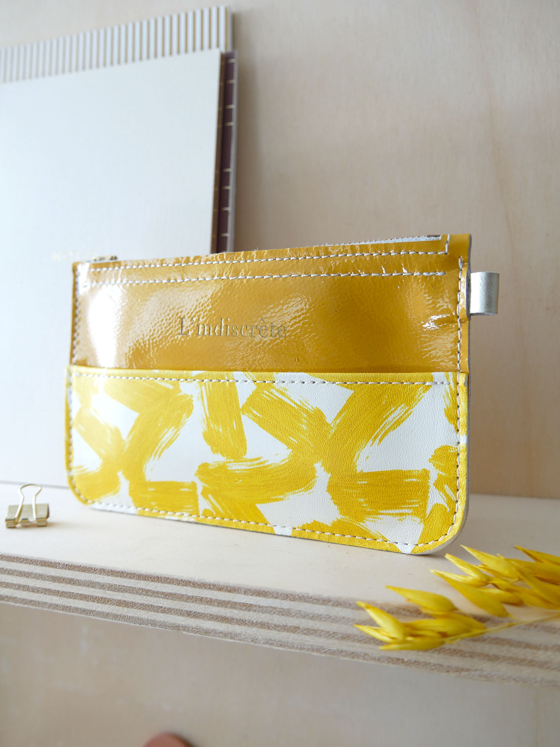 Pochette en cuir jaune - P27/P28