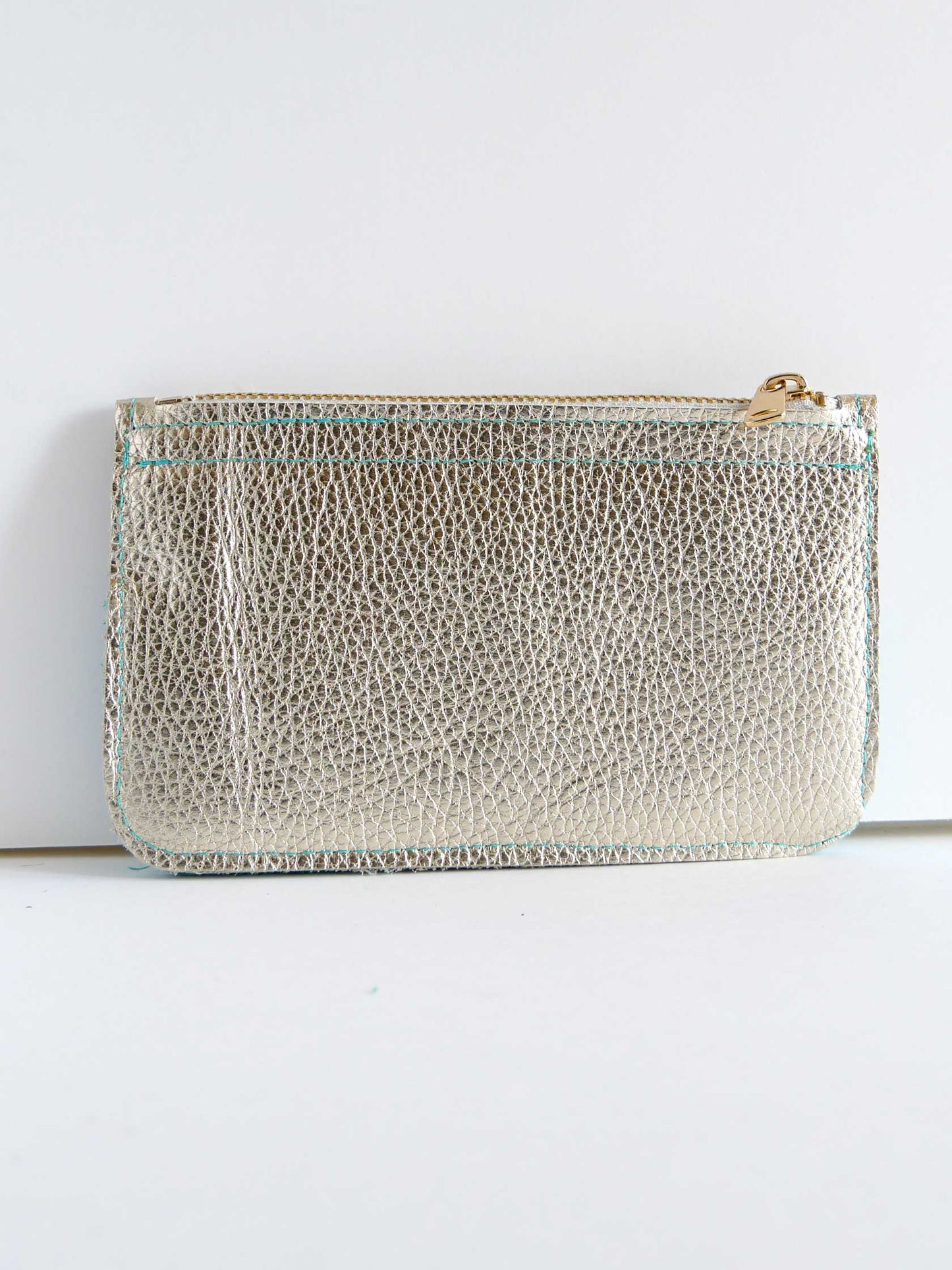 Pochette en cuir or et turquoise- P131 / 132