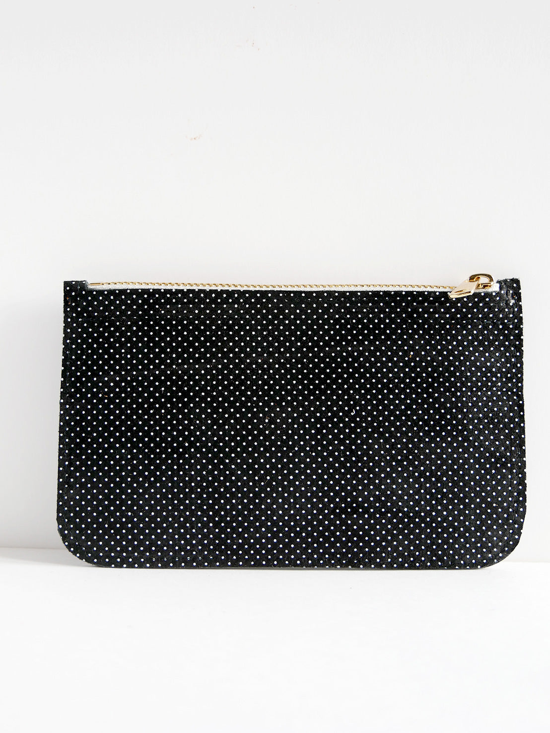 Pochette en cuir noir à pois- P136