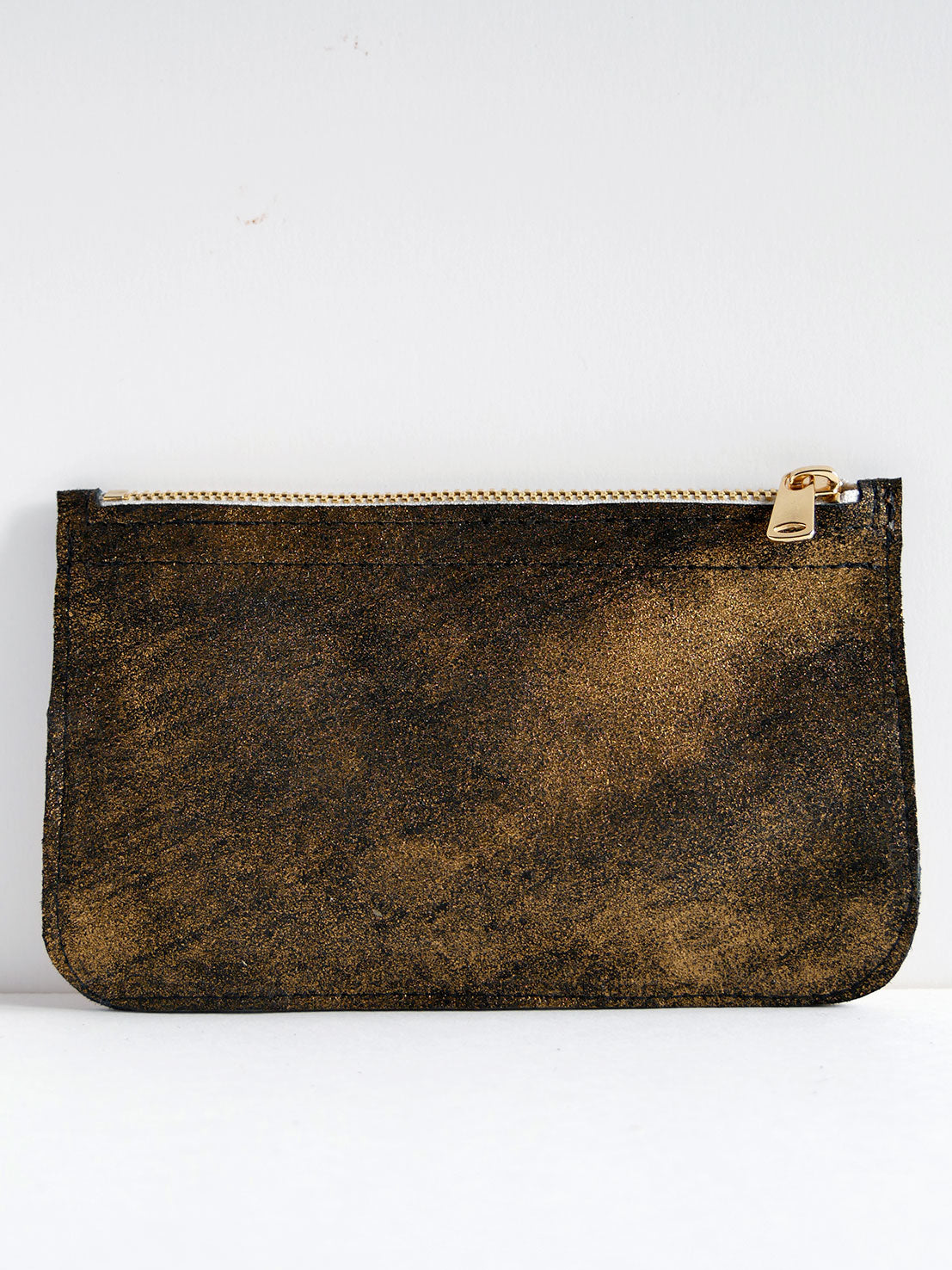 Pochette en cuir noir pailleté et bronze- P139