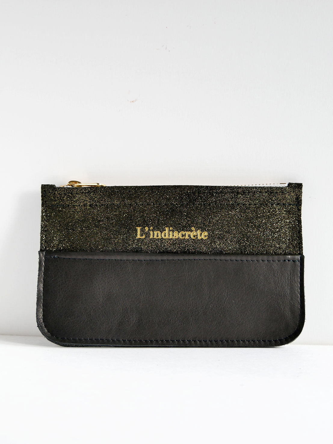 Pochette en cuir noir et or pailleté- P141