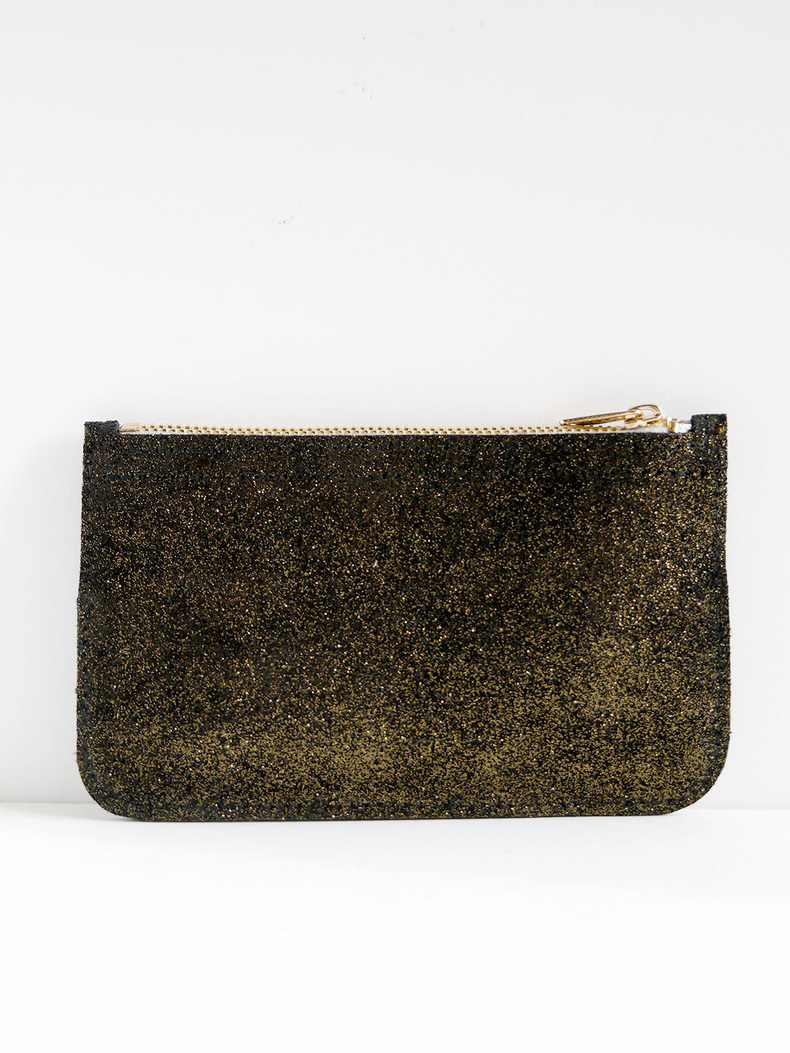 Pochette en cuir noir et or pailleté- P141