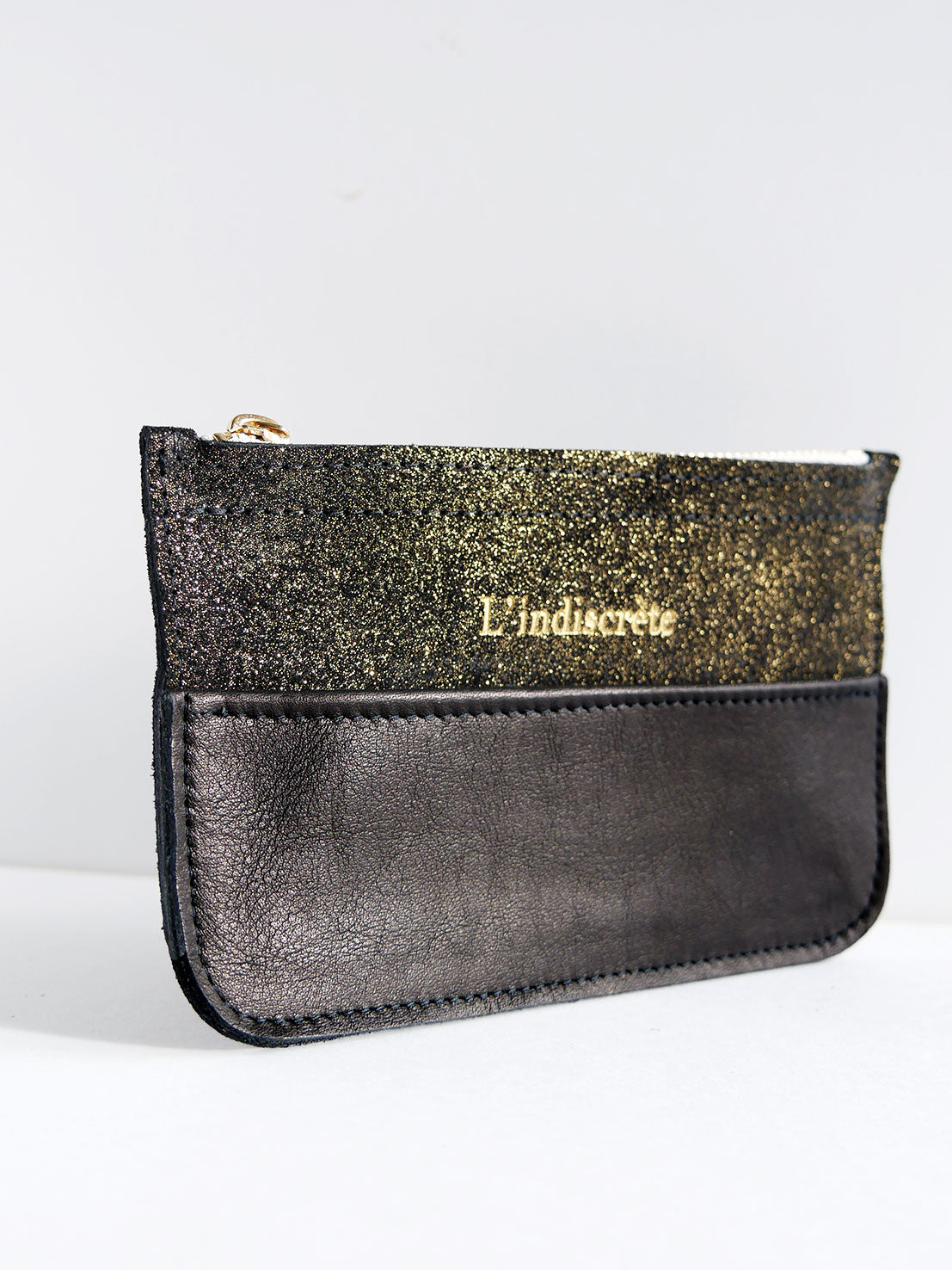 Pochette en cuir noir et or pailleté- P141