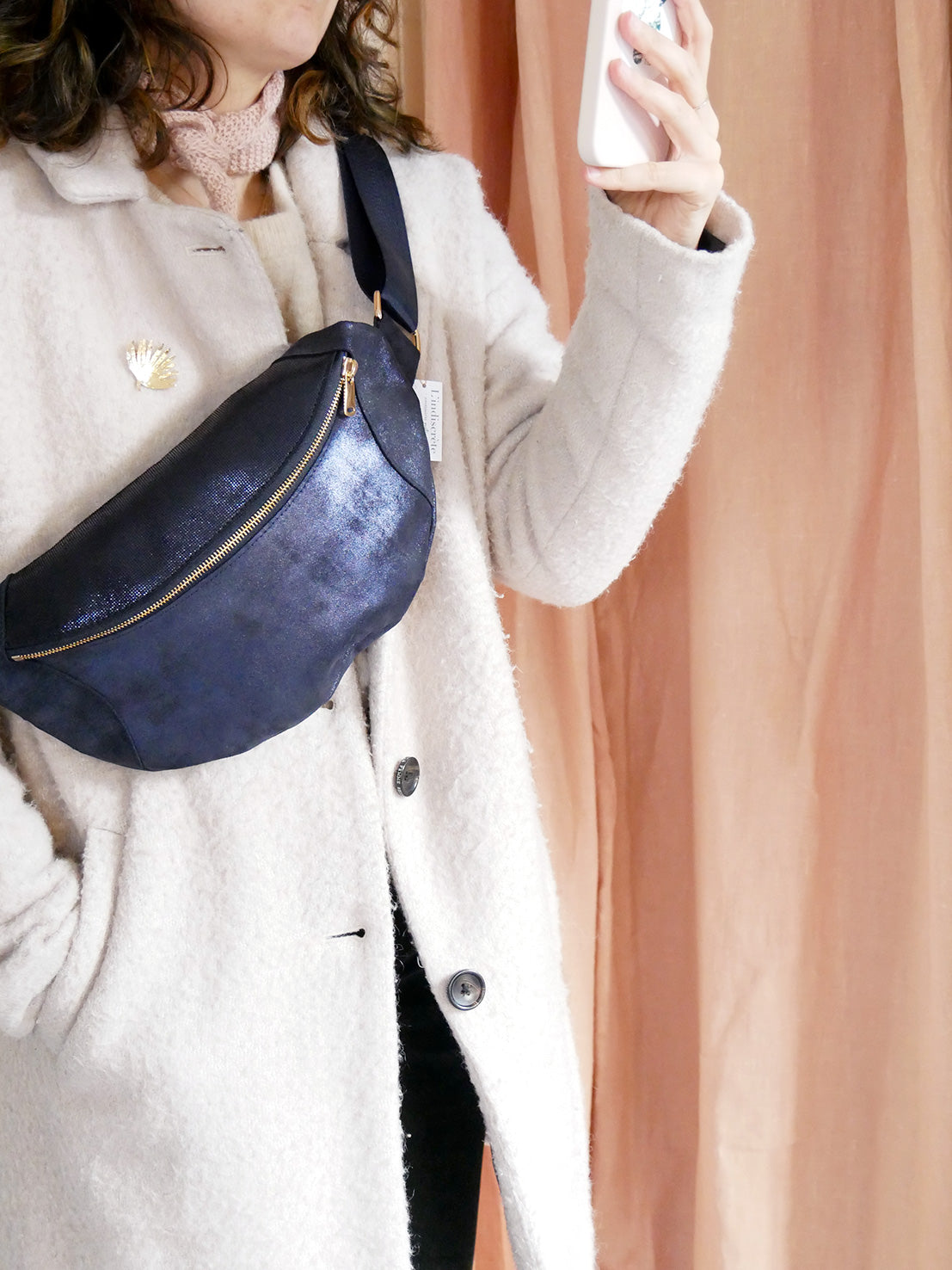 Banane - n°41 Cuir bleu nuit brillant