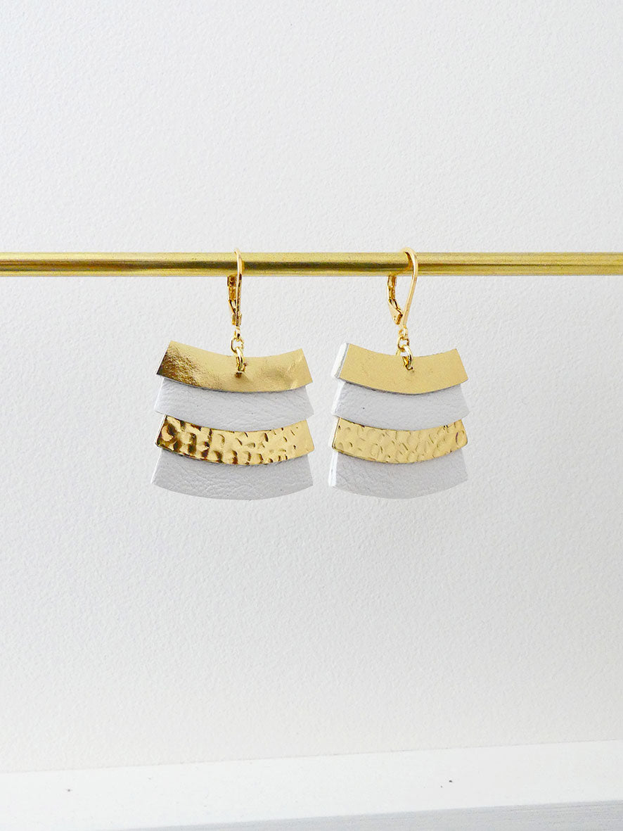 Cadix - Boucle d'oreilles en cuir blanc et or
