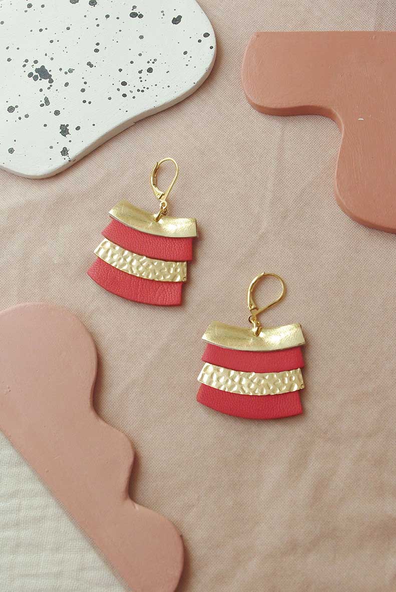 Cadix - Boucle d'oreilles en cuir corail et or