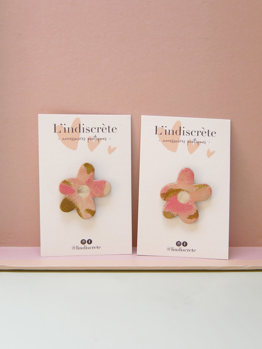 BARCELONE - pin's fleur en cuir palette rose vert