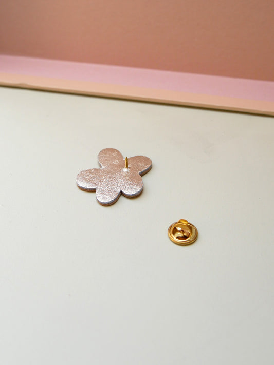 BARCELONE - pin's fleur en cuir palette rose menthe