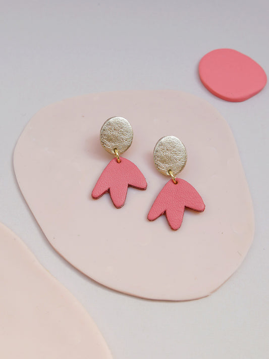 Mini Bilbao - Boucles d'oreilles en cuir rose flamand et or