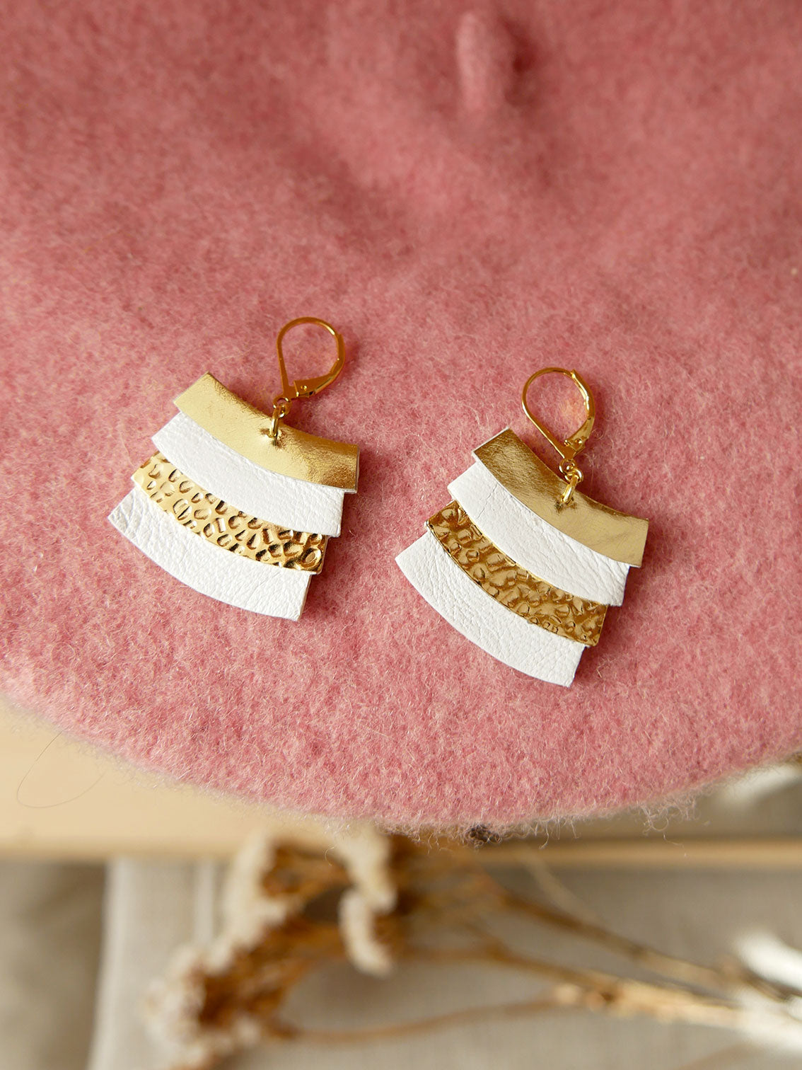 Cadix - Boucle d'oreilles en cuir blanc et or