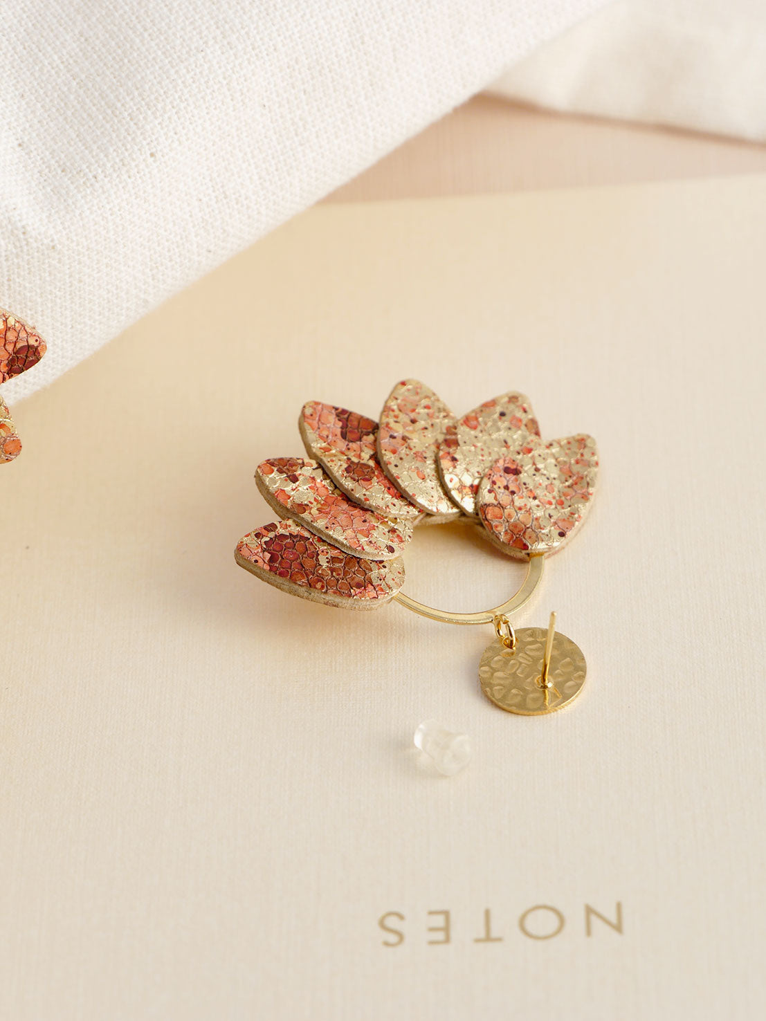 MEXICO - Boucles d'oreilles en cuir or craquelé