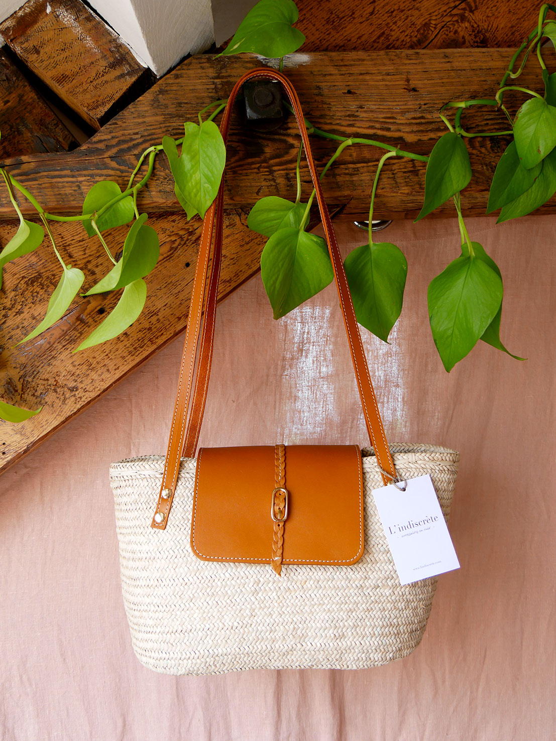 Numéro 95 - Panier en osier et cuir camel à anses