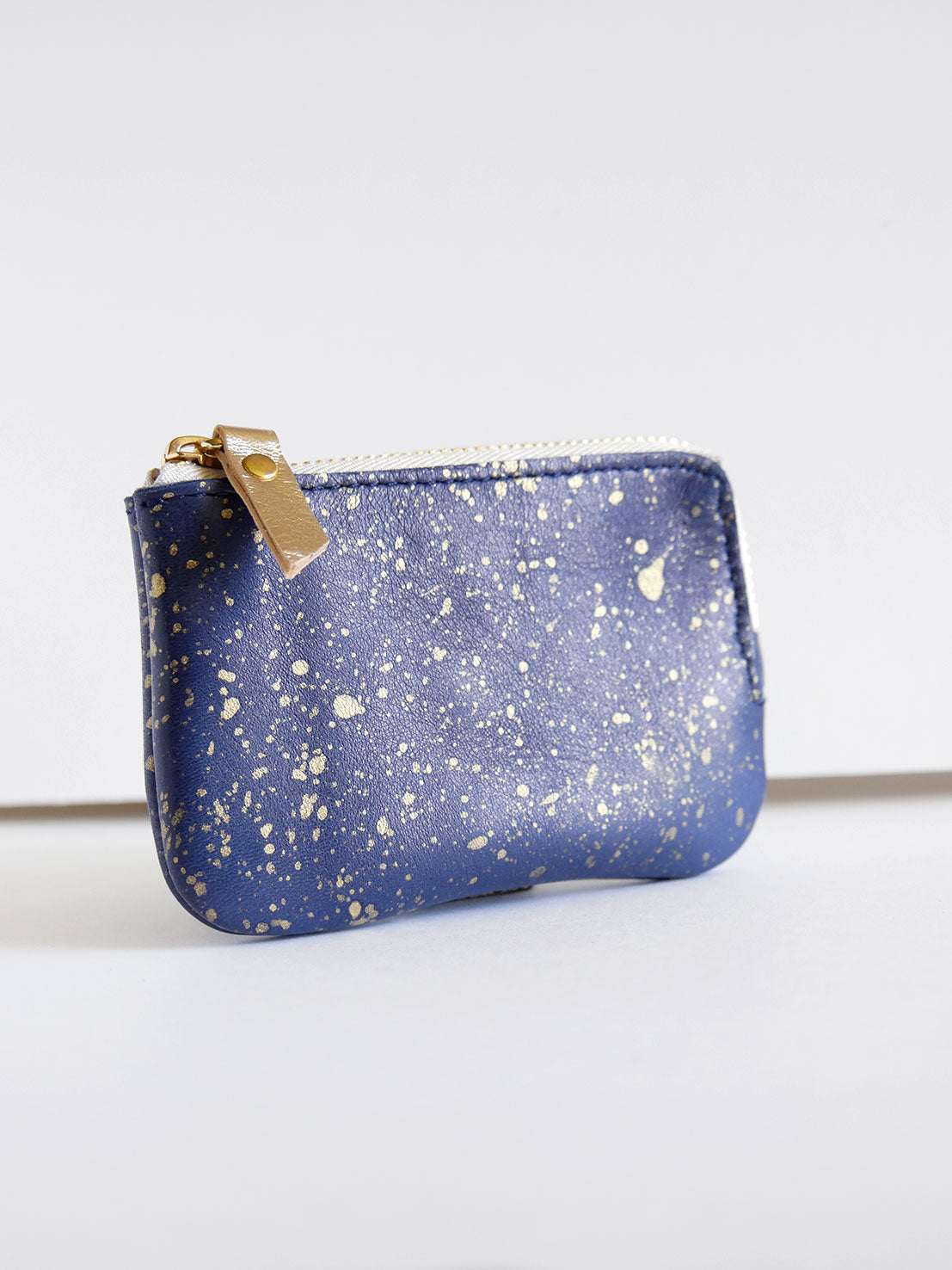 Porte-monnaie PM07 en cuir bleu nuit moucheté or