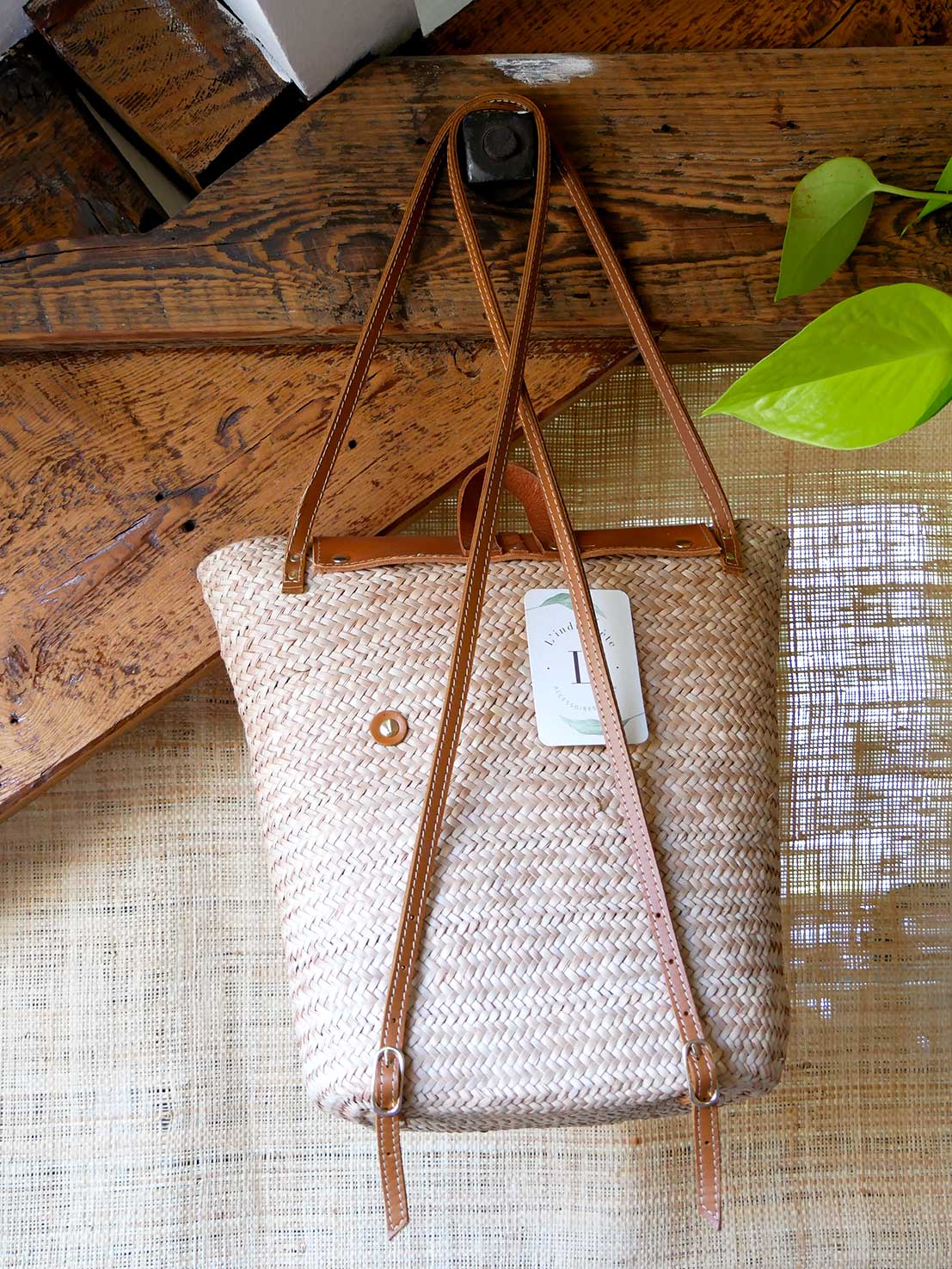 Numéro 61 - Panier sac à dos en osier et cuir camel