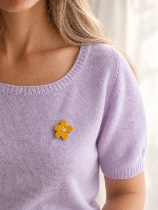 BARCELONE - pin's fleur en cuir et paillettes