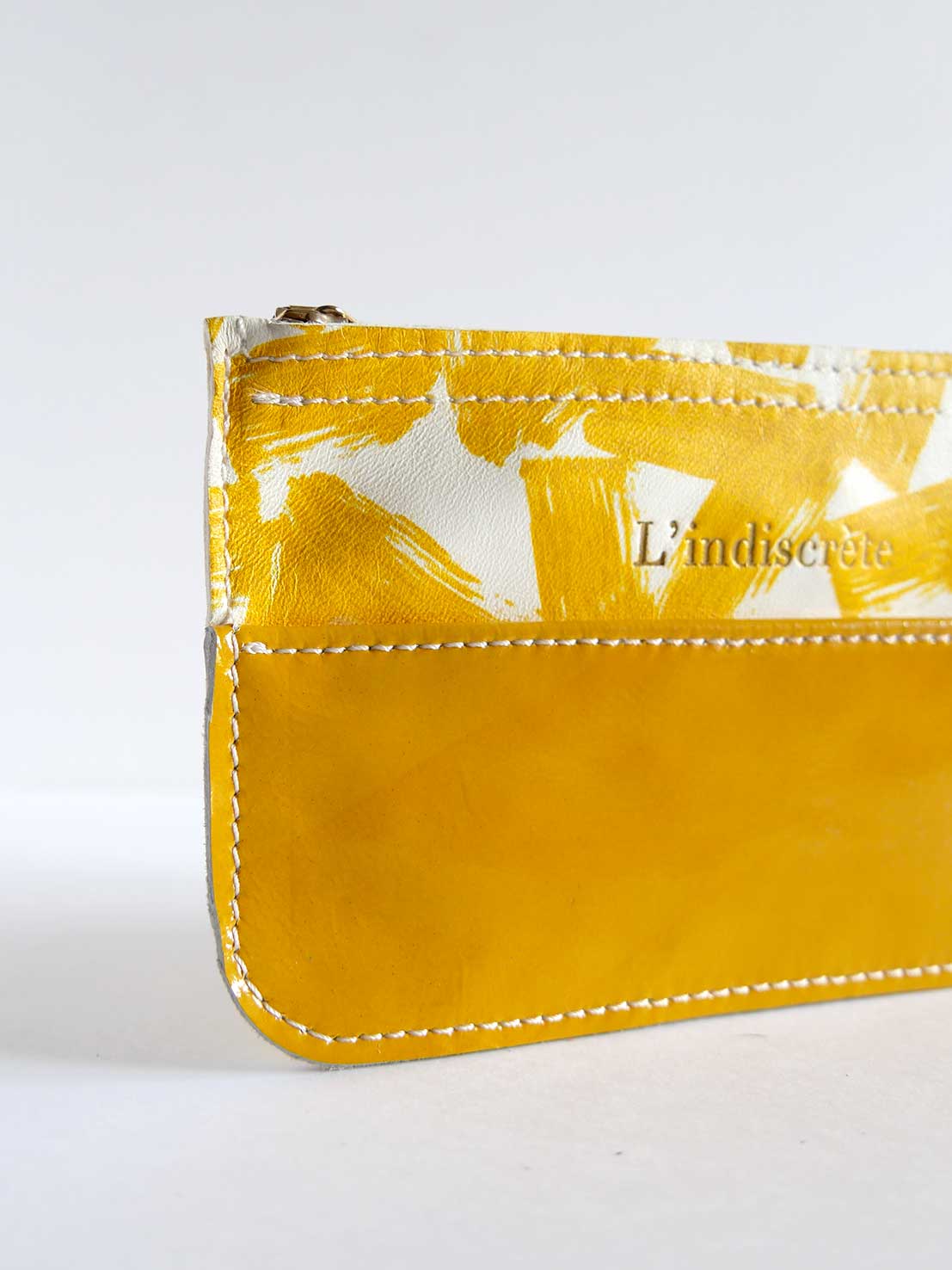 Pochette en cuir jaune - P28